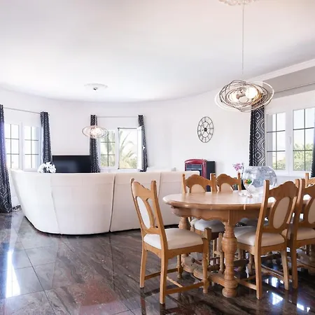 Bruges Busot 3 Bath 3 Bed Villa *